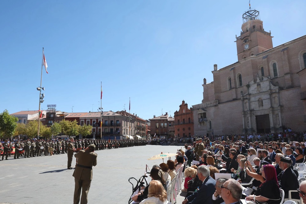 Presentación de la Jura de Bandera Civil en el Patio del Pozo de Medina del Campo. Yaiza Cobos ( REGRESAMOS )